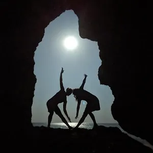 https://hutch-hostel.hotelaalgarve.com